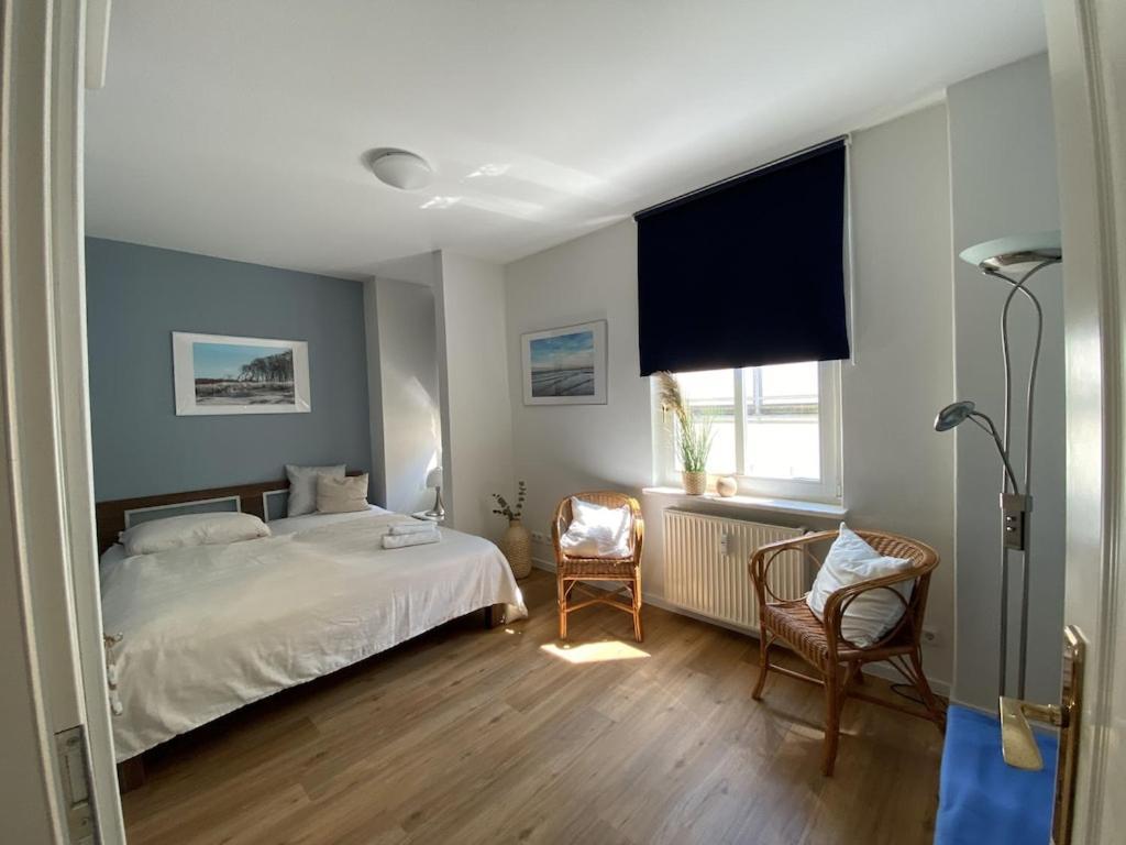 Villa Seeblick Warnemuende - Fewo Mit Meerblick Und Balkon Direkt Am Strand Fuer 2-4 Pers Rostock Exterior foto